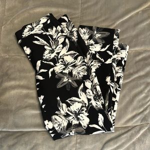 Cynthia Rowley Black Straight Leg Flower Print Dress Pants